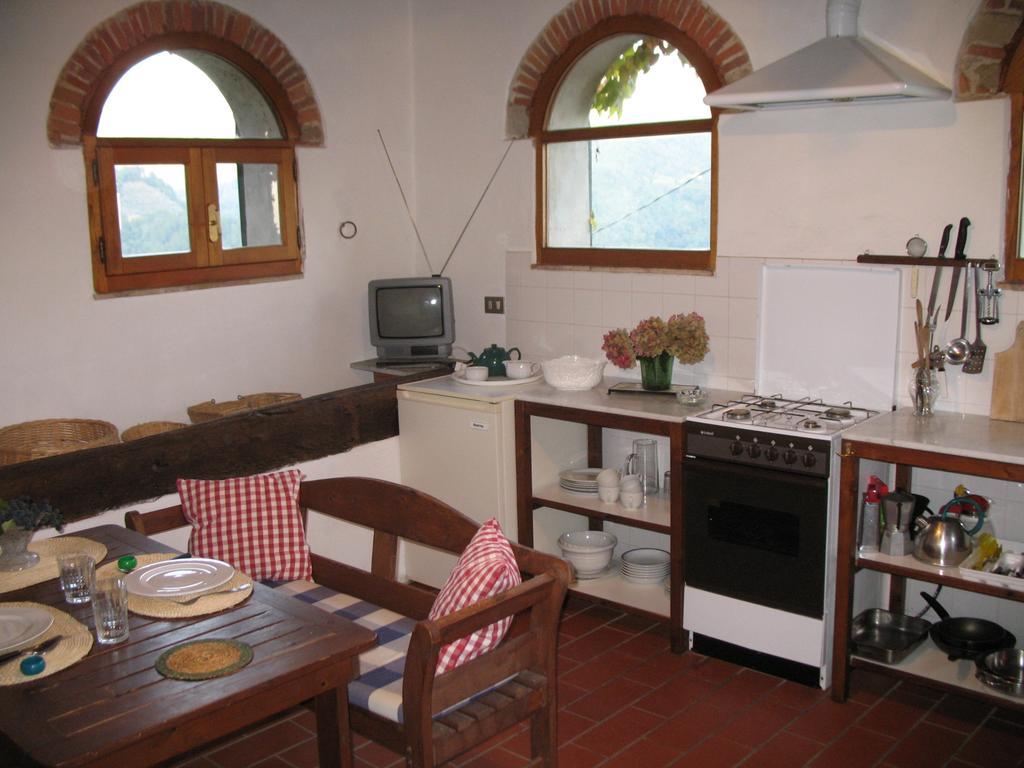 Fattoria Di Pietrabuona Apartment Pescia Bagian luar foto