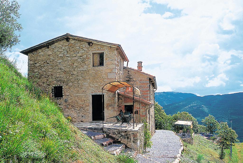 Fattoria Di Pietrabuona Apartment Pescia Bagian luar foto